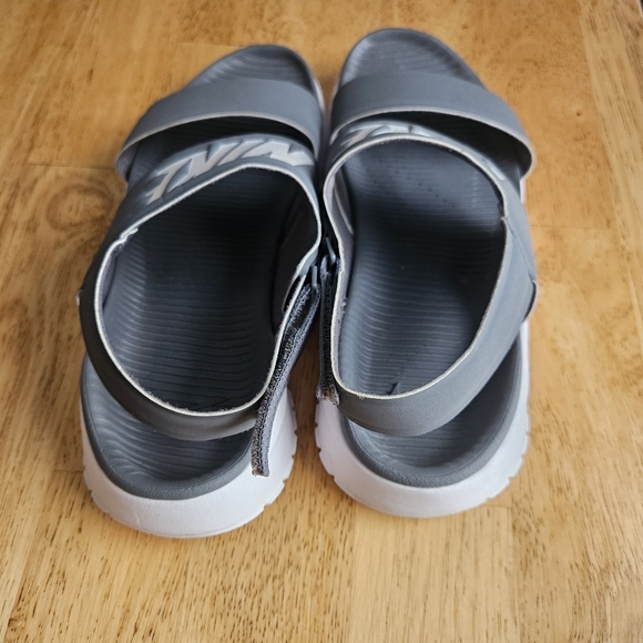 Nike Tanjun Women's Sandal Size 7 - Picture 3 of 4
